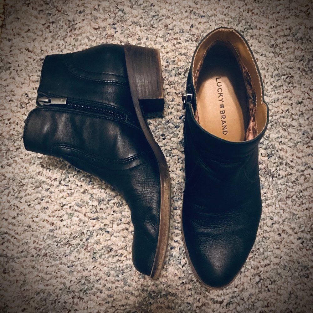 Lucky Brand ankle boots - size 9